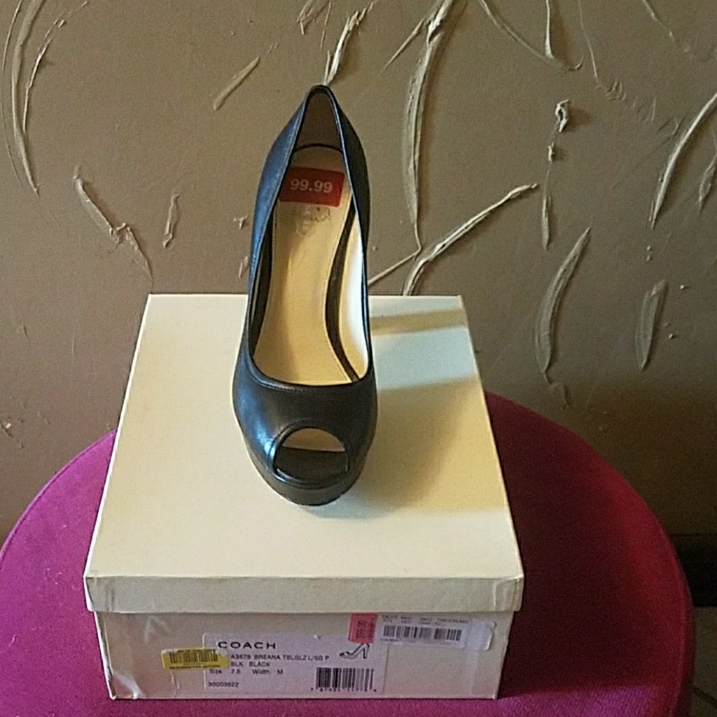 Authentic Coach Pump